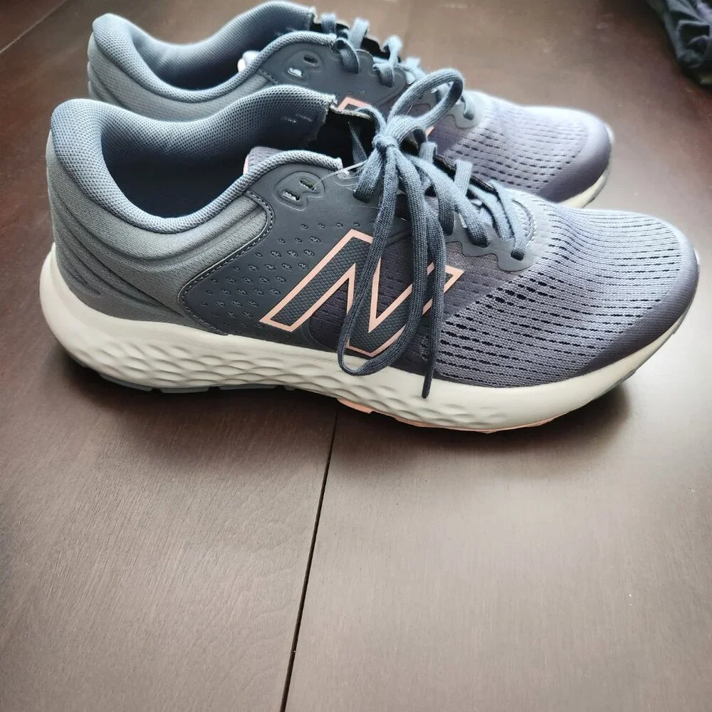 🩶🩷New Balance 520 v7 Women's Running‎ Shoes - Gray/Pink 9.5 Wide (W520LP7) NEW